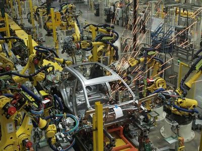 第100万辆整车下线 上汽乘用车郑州工厂创新纪录与网络设备销售探析